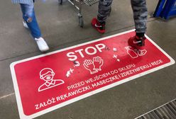 Koronawirus. Skrzykują się w sklepach bez maseczek. "Tu nie chodzi o prawo"