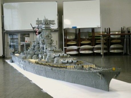 Monumentalny pancernik z klocków lego (150kg!) 1