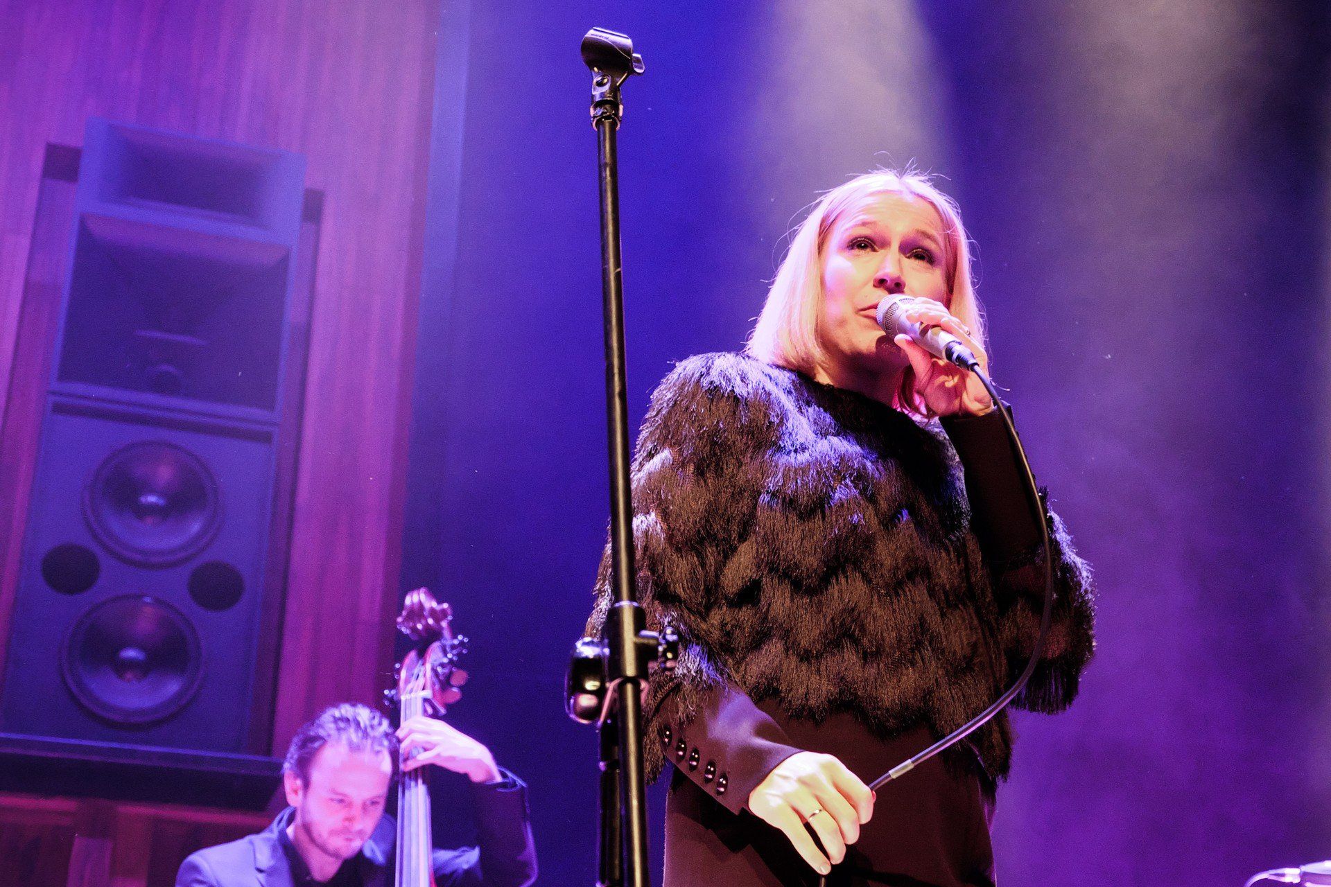 NIEDZIELA: Aga Zaryan - Zaduszki na jazzowo