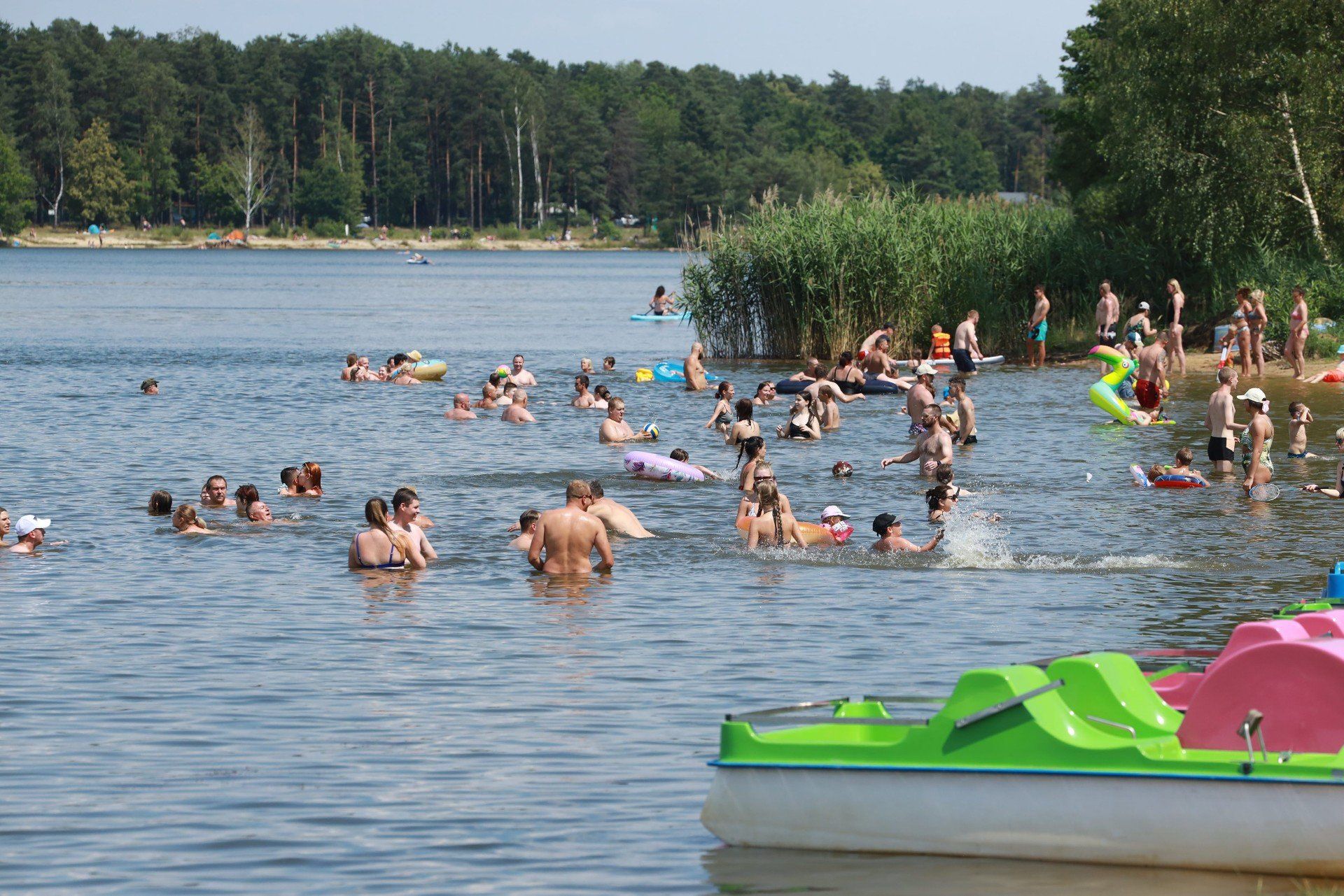 14 lipca (poniedziałek): Bez opadów, maks. 26°C, min. 14°C.