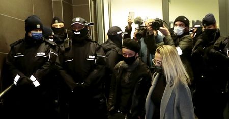Strajk Kobiet. Nieoficjalnie: dziennikarka usłyszała zarzuty. Stanowisko policji