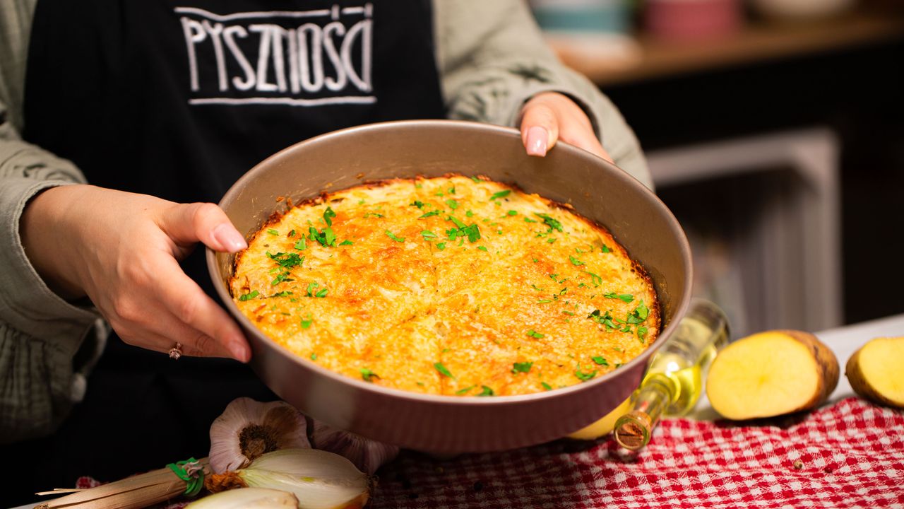 Chrupiący placek ziemniaczany z halloumi – serowe niebo w 20 minut!