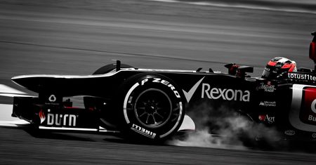 Pirelli oficjalnie zostaje w F1!