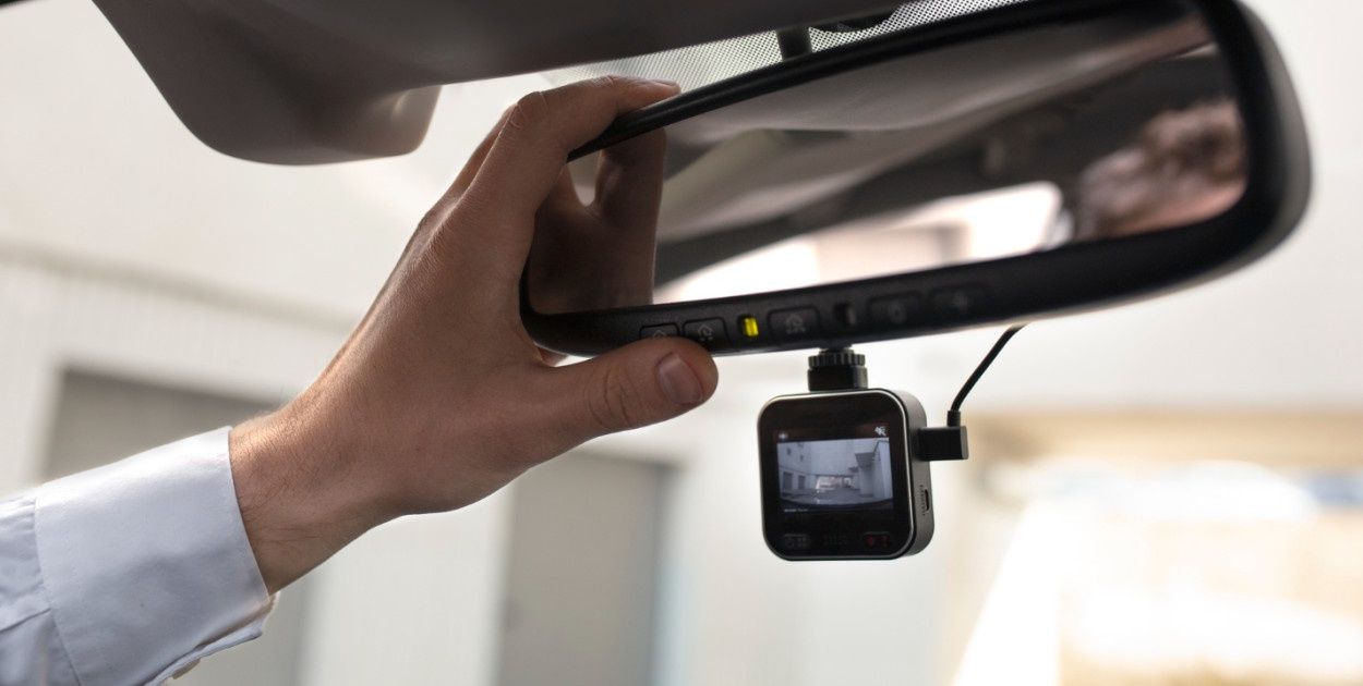 Kamerka samochodowa wpędzi w kłopoty? Nowe przepisy niepokoją kierowców