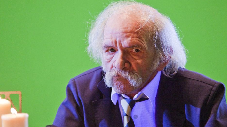 Postument przedstawiający Bohdana Smolenia stanie w Poznaniu