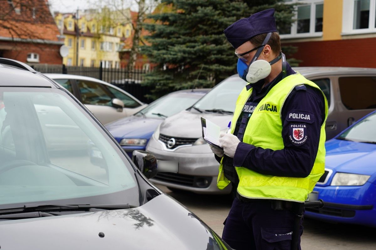 W kwietniu nie każdy mógł jechać tam, gdzie chciał. Problem był nawet z wyjazdem na myjnię czy na zmianę opon.