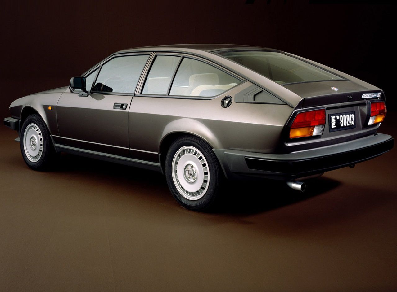 Najciekawsze modele w historii marki Alfa Romeo [galeria] 37