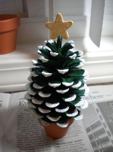 Pine Cone Christmas Tree