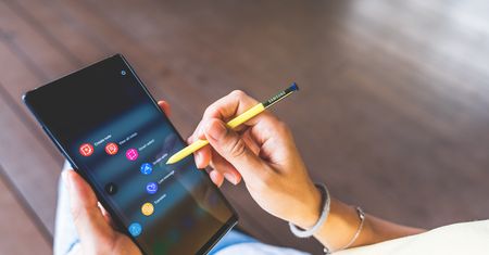 Samsung: oto pamięć 1 TB dla smartfonów. Bez obaw, to jeszcze nie koniec kart microSD