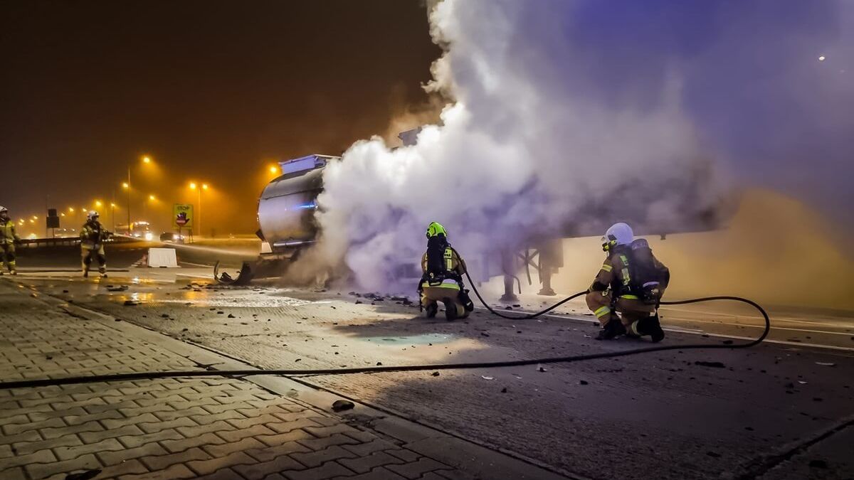 Pożar cysterny na MOP Markuszów przy S12/S17