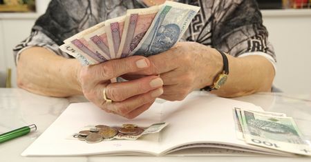 Zmiana w wypłatach czternastek. ZUS informuje ws. terminów