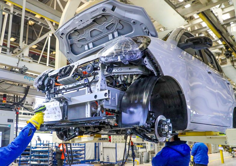 QINGDAO, CHINA - FEBRUARY 05 2025: Workers assemble cars at a car plant of SAIC-GM-Wuling in Qingdao city in east China's Shandong province Wednesday, Feb. 05, 2025. (Photo credit should read ZHANG JINGANG / Feature China/Future Publishing via Getty Images)