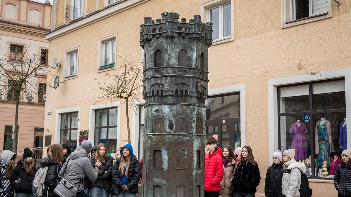 uczniowie podczas spacerów „Odkryj Lublin – zainspiruj się historią naszego Miasta!”
