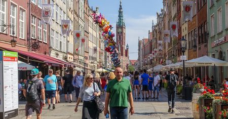 O to pytają turyści w Trójmieście. Parawany, delfiny i pogoda