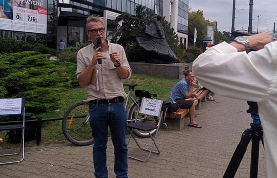 Jacek Żakowski zbierał podpisy dla kandydata Obywateli RP na senatora. „To postawa obywatelska i brak hipokryzji”
