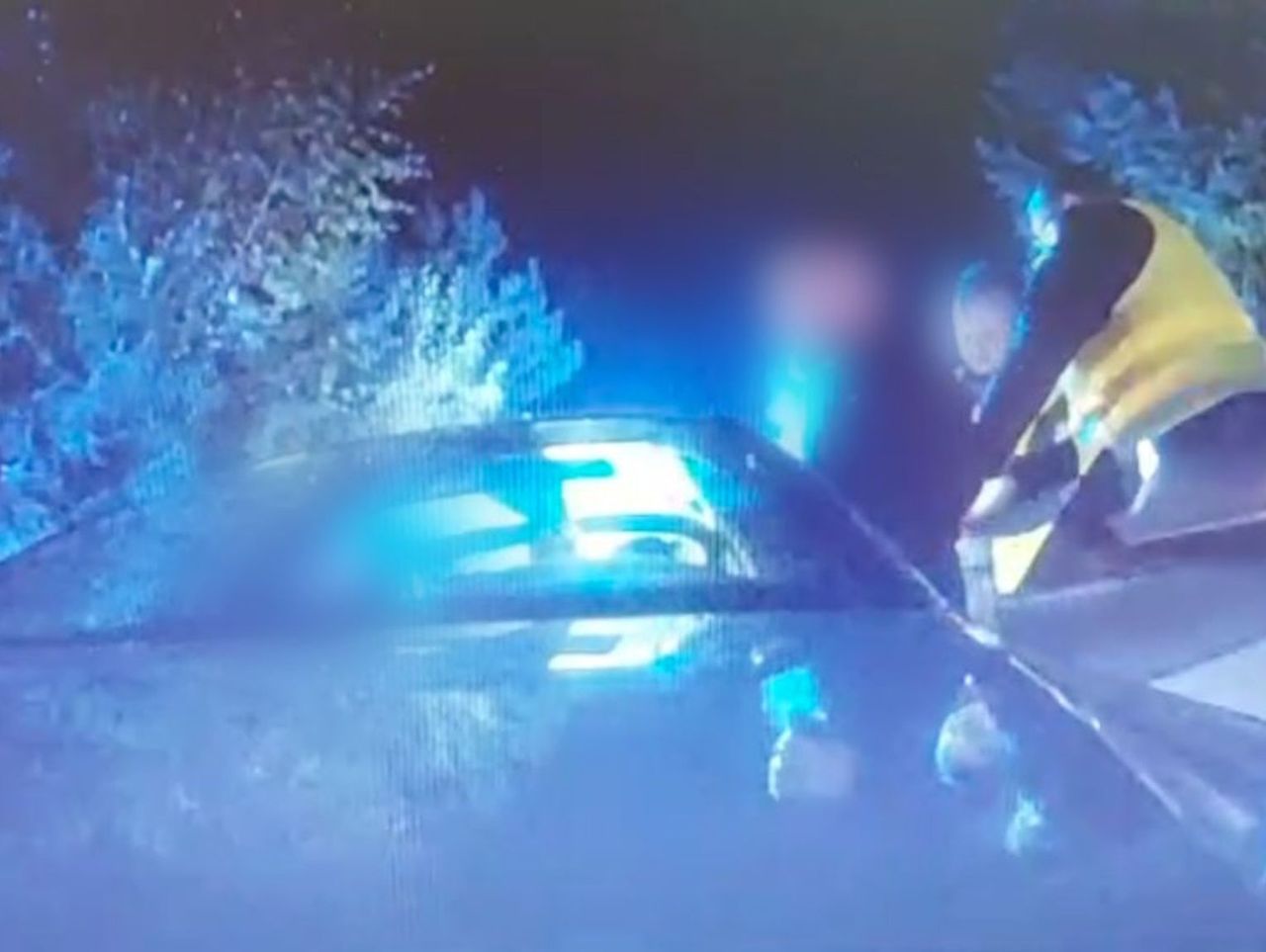 Krosno: Szaleńcza ucieczka sportowym audi. Kierujący na zakazie, w aucie maczeta, siekiera i gaz