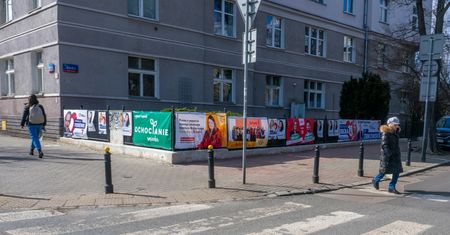 Wybory samorządowe 2024. Ile czasu partie mają na usunięcie materiałów wyborczych?