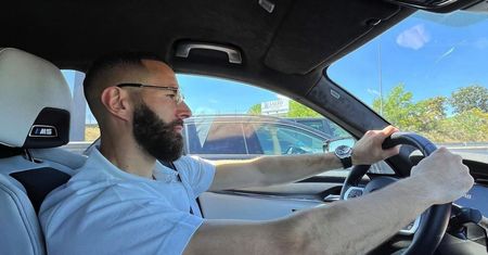 Zarabia rocznie 950 mln zł. Takie auto kupił sobie za jedną dniówkę