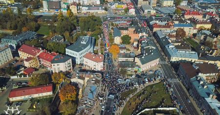 Marsz Równości w Lublinie przeszedł mimo blokad narodowców [WASZE ZDJĘCIA]