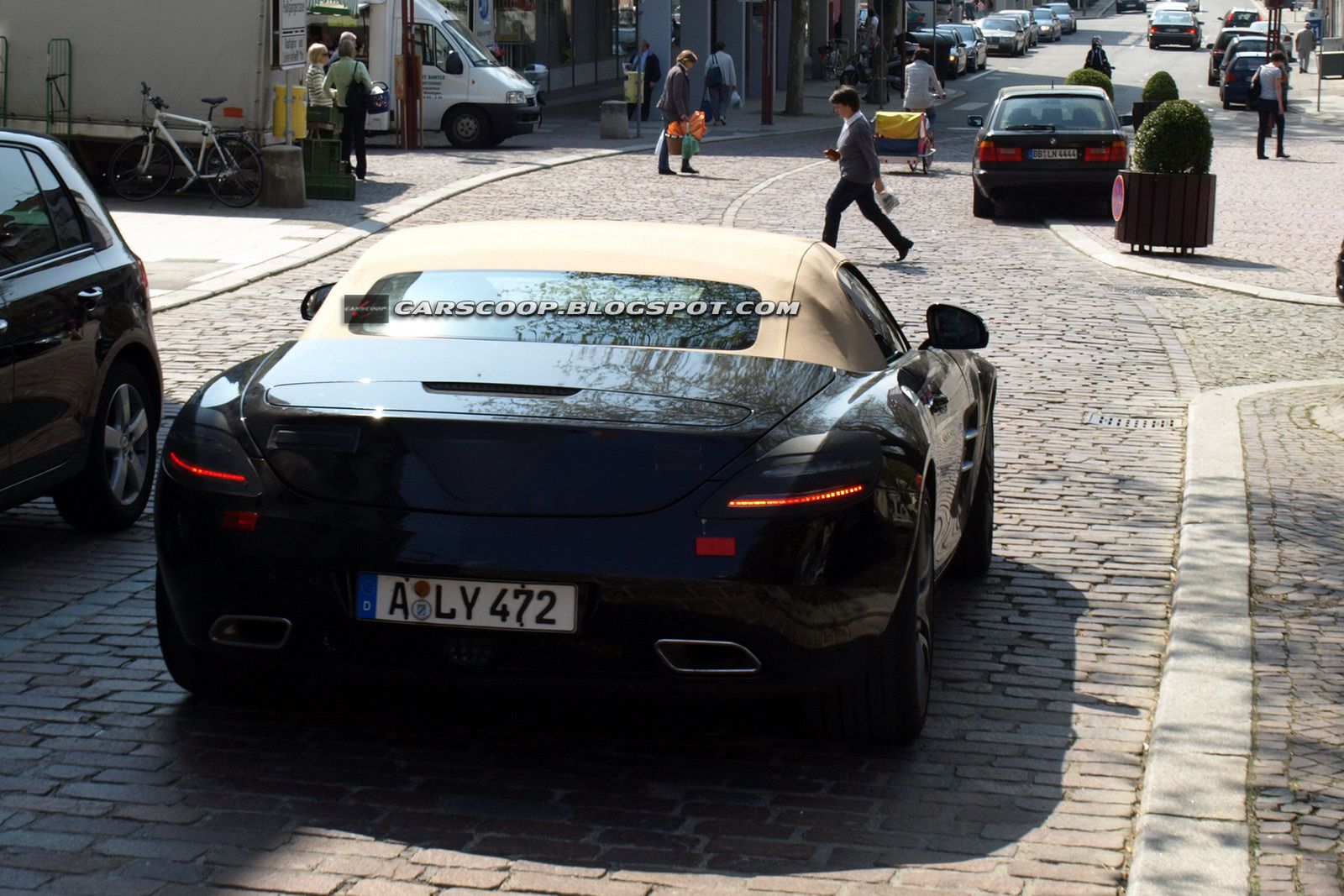 Mercedes SLS AMG Roadster 2012