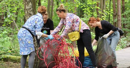 Warszawa. Fundacja Nasza Ziemia posprzątała Targówek