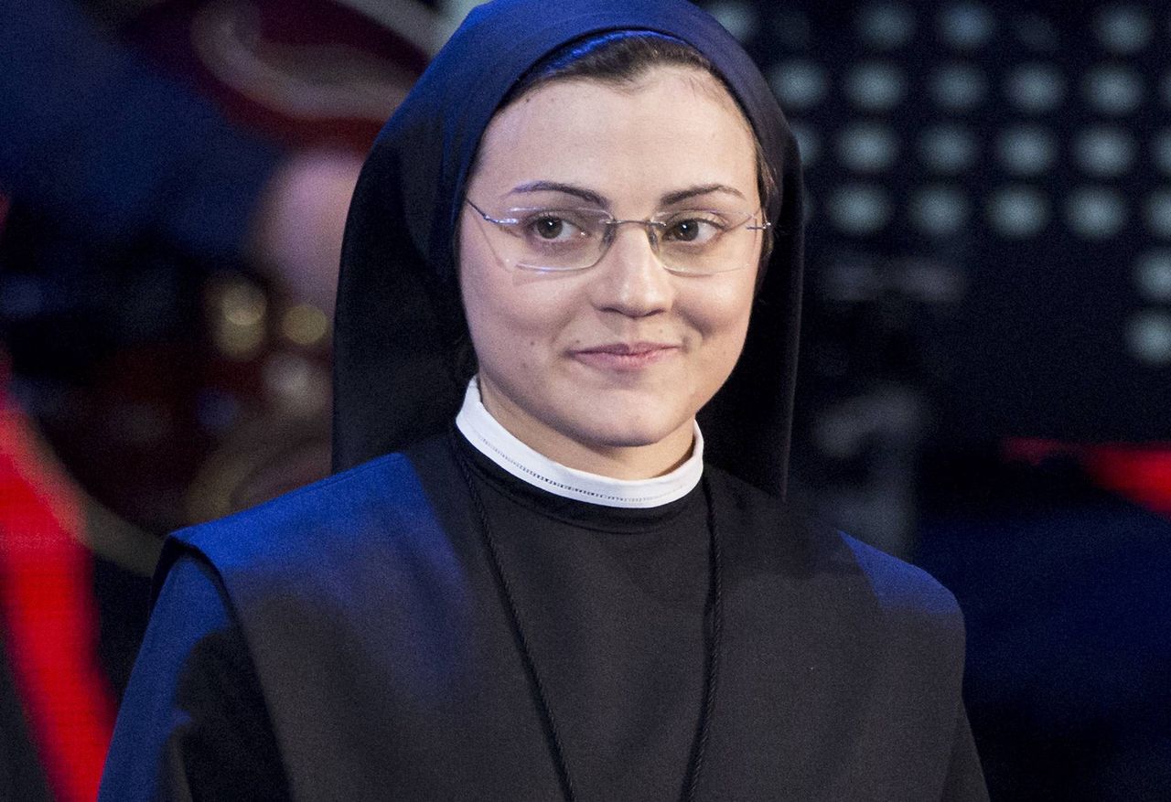 Już tak nie wygląda. Zrzuciła habit po 13 latach. Jest nie do poznania