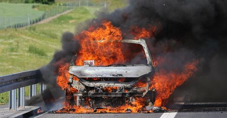 Opel, Peugeot i Citroën wycofują samochody. Istnieje ryzyko pożaru