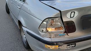 Pleszew: Kompletnie łyse opony i pęknięte reflektory. Policjanci zakończyli jazdę młodego kierowcy BMW
