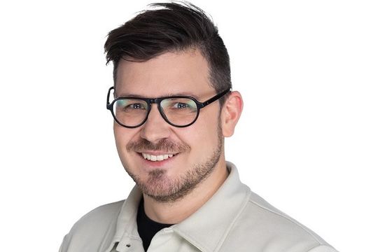 Filip Kozusznik content &amp; digital directorem w 24/7 Communication