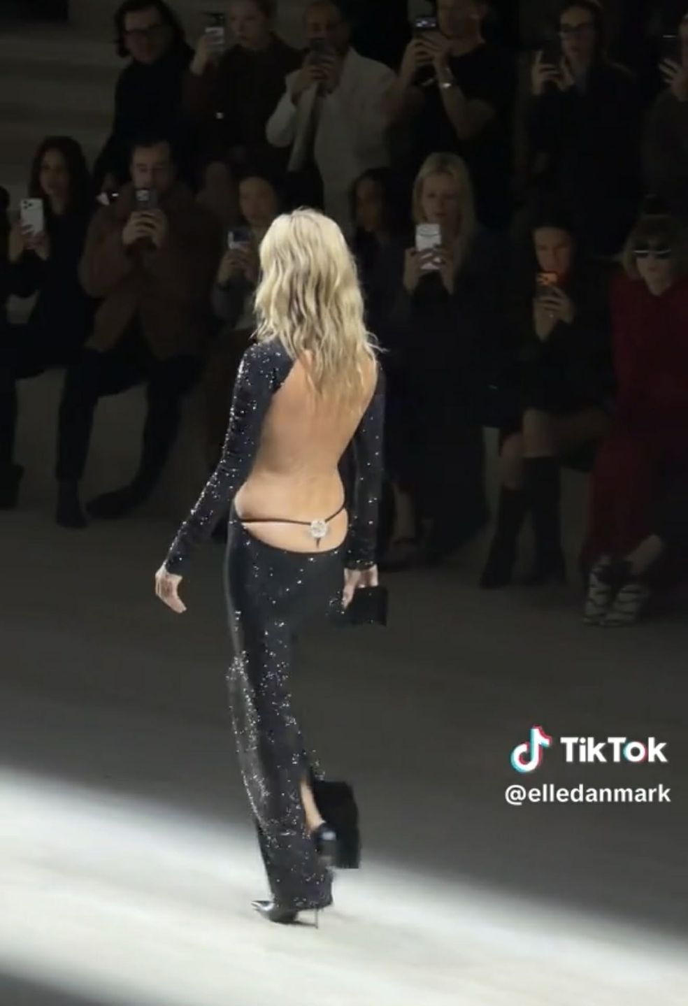 52-letnia Kate Moss na pokazie Gucci