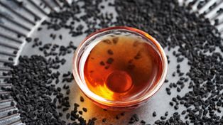 Działa przeciwzapalnie i łagodzi ból stawów. Wypróbuj zanim sięgniesz po leki