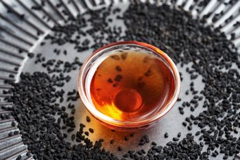 Działa przeciwzapalnie i łagodzi ból stawów. Wypróbuj zanim sięgniesz po leki