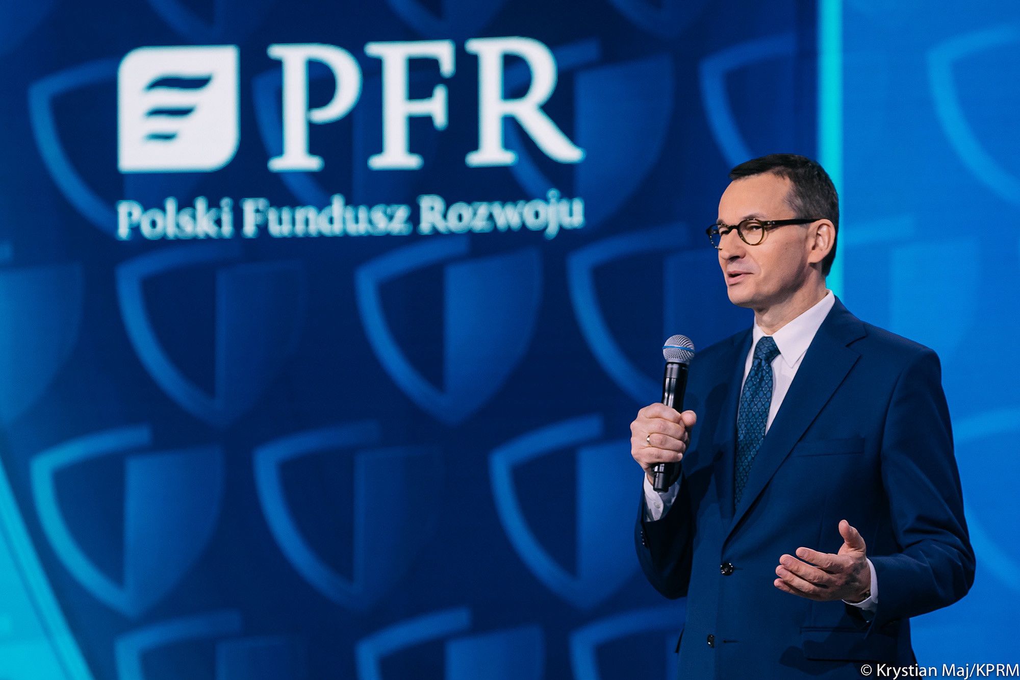 Wnioskowanie o rządowe wsparcie bywa trudniejsze, kiedy przedsiębiorca sprzedaje też usługi poza Polskę. 