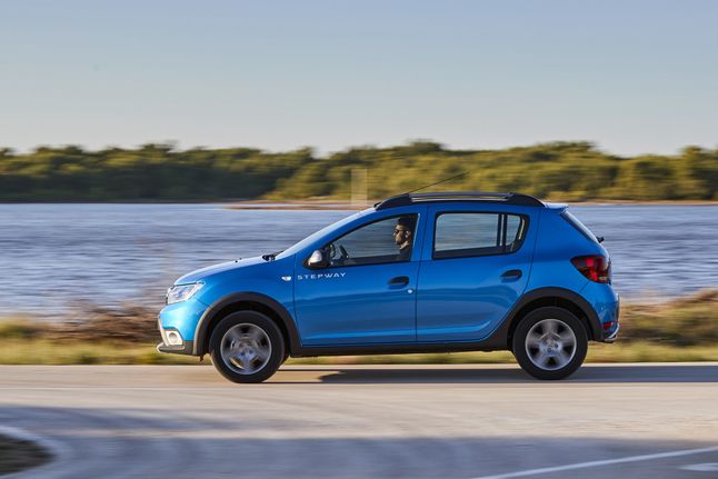 Pani Urszula zastanawiała się nad zakupem Dacii Sandera Stepway. Mamy inne propozycje, choć to auto jest godne uwagi.