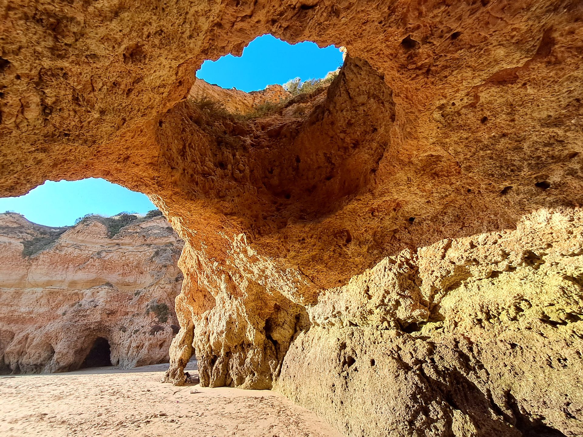 Praia dos Tres Irmaos - cud natury na portugalskim wybrzeżu