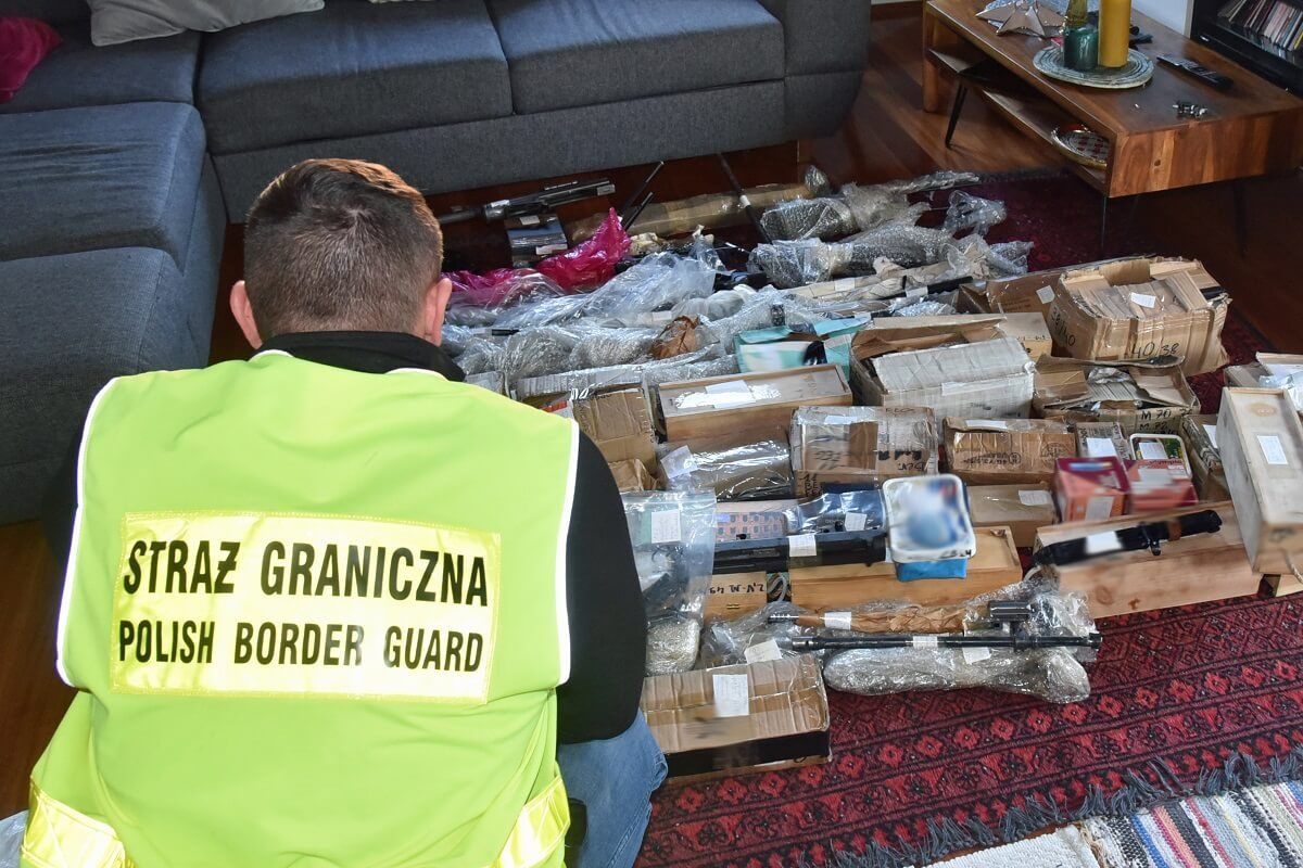 Straż Graniczna zatrzymała właściciela nielegalnego arsenału broni