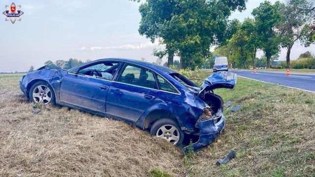 Tragedia. Kierujący audi wjechał do rowu i wypadł z auta!