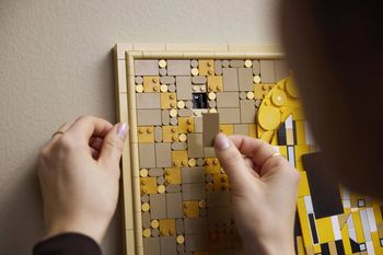LEGO sprzedaje słynny obraz w kawałkach. Cena? Prawie 1300 zł