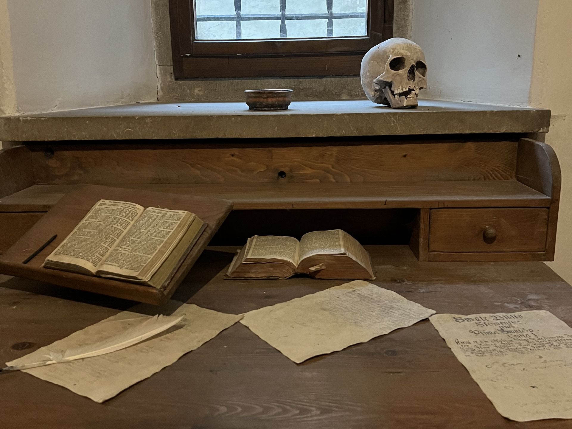 We wnętrzach klasztoru