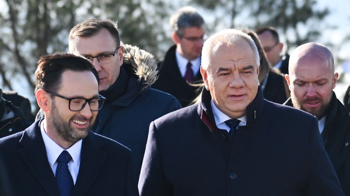 Jacek Sasin, Daniel Obajtek, Marcin Chludzi�ski
Marcin Bielecki
bezpiecze�stwo infrastruktury krytycznej, dostawa, gazowiec, gazu, infrastruktura krytyczna, LNG, Orlen, pierwsza, pierwsza dostawa, polityk polityka, terminal lng