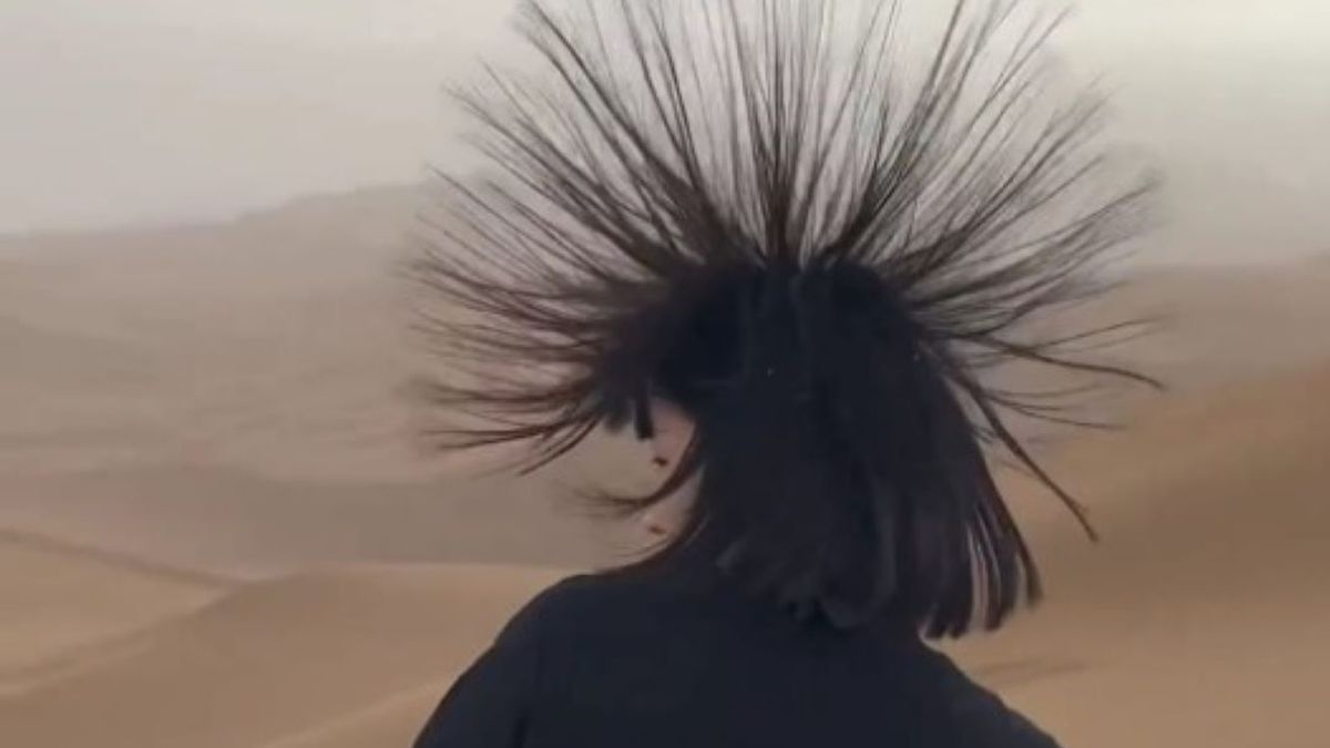 Jeżenie się włosów to znak, że w pobliżu może uderzyć piorun 