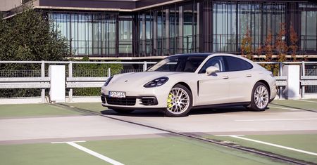 Porsche Panamera 4 E-Hybrid - luksusowa hybryda podszyta sportowym duchem