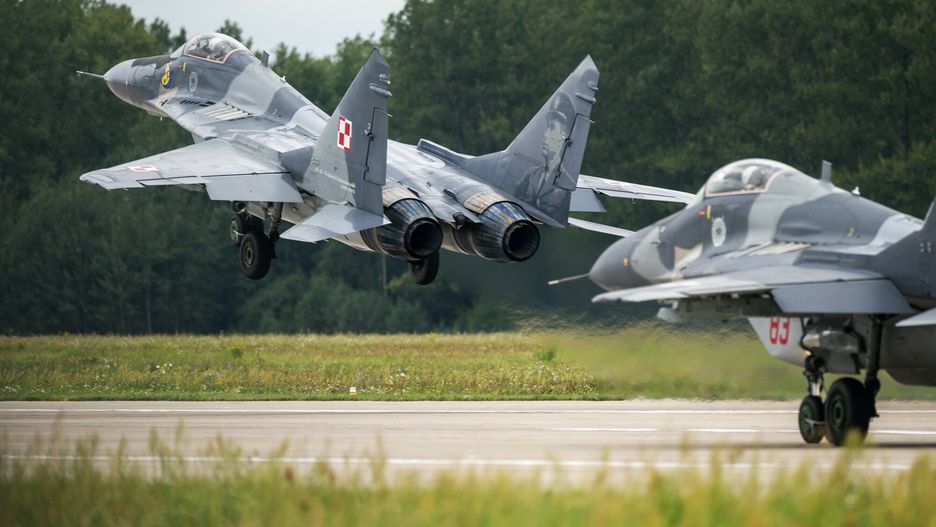 ?wi?to Wojska Polskiego
Fot. Bartosz Krupa/East News. 23. Baza Lotnictwa Taktycznego, Minsk Mazowiecki 14.08.2014. Trening pilotow samolotow i smiglowcow Sil Powietrznych RP przed defilada lotnicza z okazji swieta Wojska Polskiego. N/z: Mig-29
Bartosz Krupa