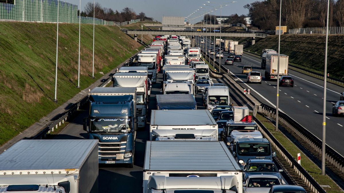 East News archiwum 8
30.03.2021 POZNAN RW AUTOSTRADA A2 KOREK WYPADEK. GLOS WIELKOPOLSKI. FOT. GRZEGORZ DEMBINSKI/POLSKA PRESS
GRZEGORZ DEMBINSKI