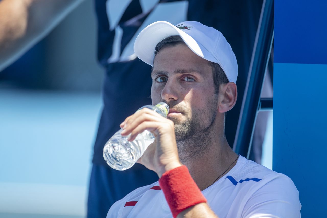 Djokovic nieugięty. Gotów poświęcić miliony, bo nie chce się szczepić