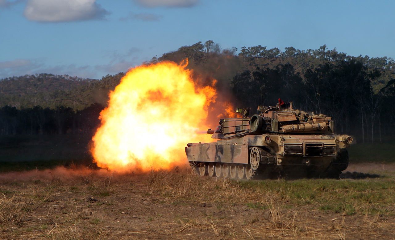 Zubożony uran wykorzystywany jest też  w pancerzu  M1A1 Abrams