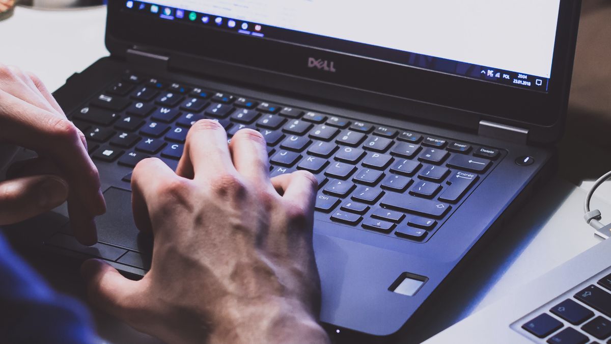 Cyberbezpieczeństwo. Zadbaj o swój telefon i komputer