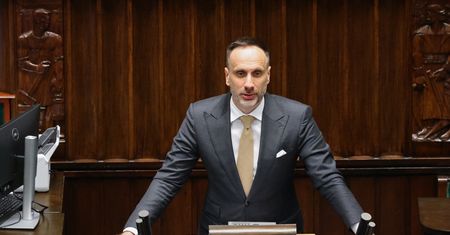 "Pozostanę". Tak Kowalski komentuje odejście z PiS