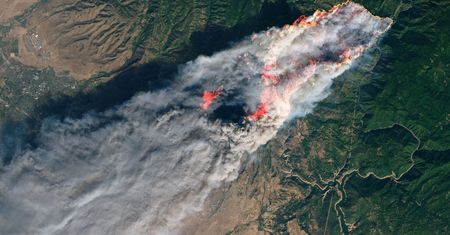 Śmiercionośne pożary w Kalifornii na zdjęciach NASA