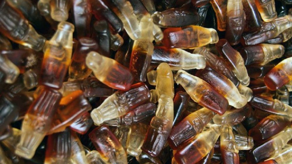 Żelki o smaku coca-coli można zrobić z zaledwie 3 składników
